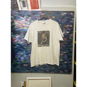 Shakira Graphic T-Shirt Mens XL White Gildan Heavy Cotton Short Sleeve Tee